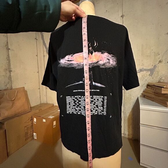 Ariana Grande Sweetener Tour 2019 Short Sleeve Graphic Tee Shirt Top Size Small - Picture 6 of 11